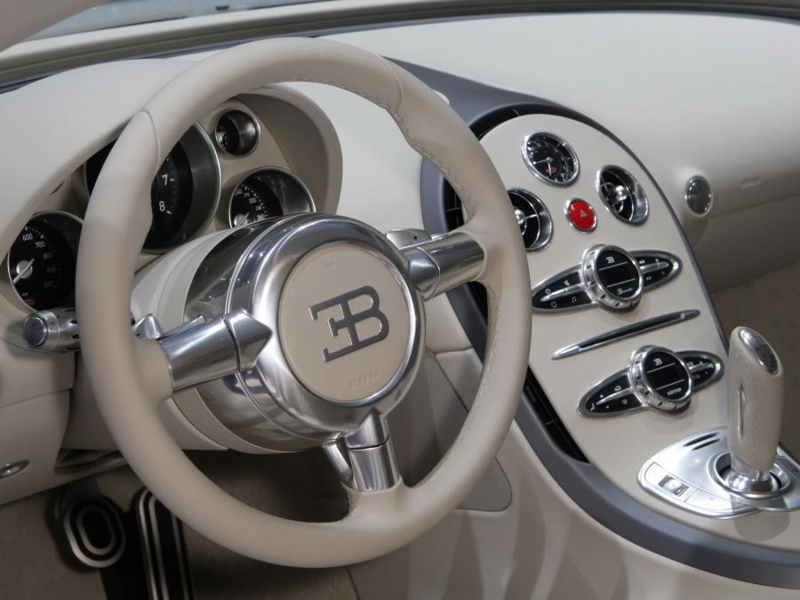  Bugatti Veyron 16.4 Bleu Centenaire 2009 года  (фото 3 из 21)